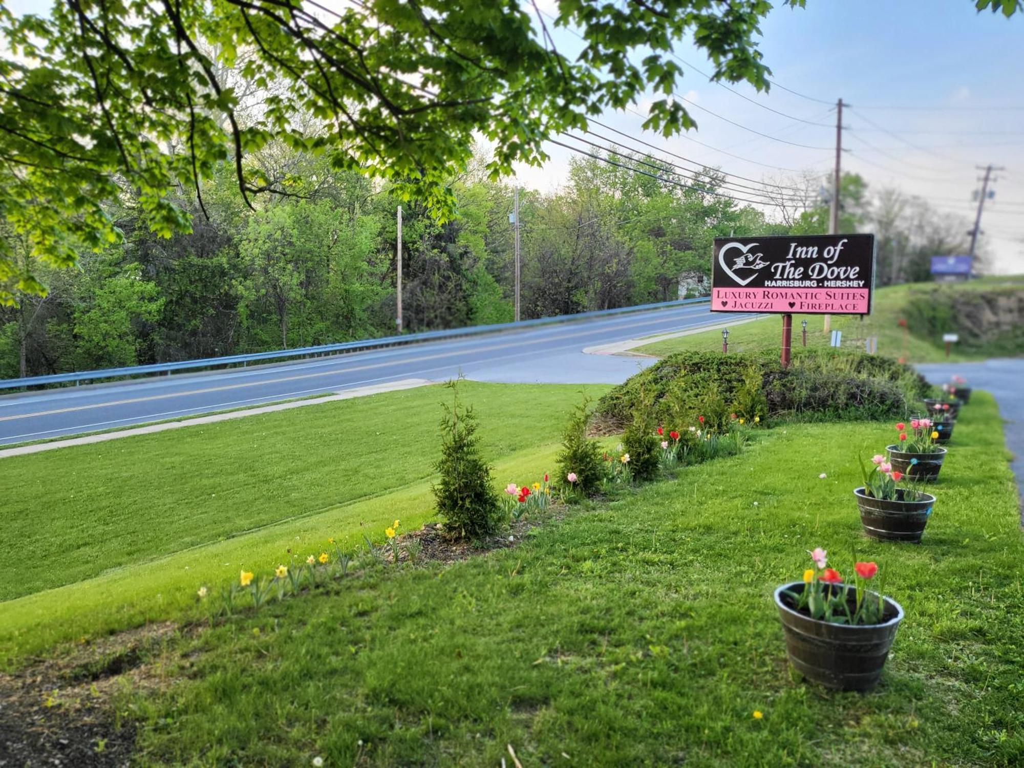 Inn Of The Dove - Romantic Luxury Suites With Jacuzzi & Fireplace At Harrisburg-Hershey-Philadelphia, Pa Esterno foto