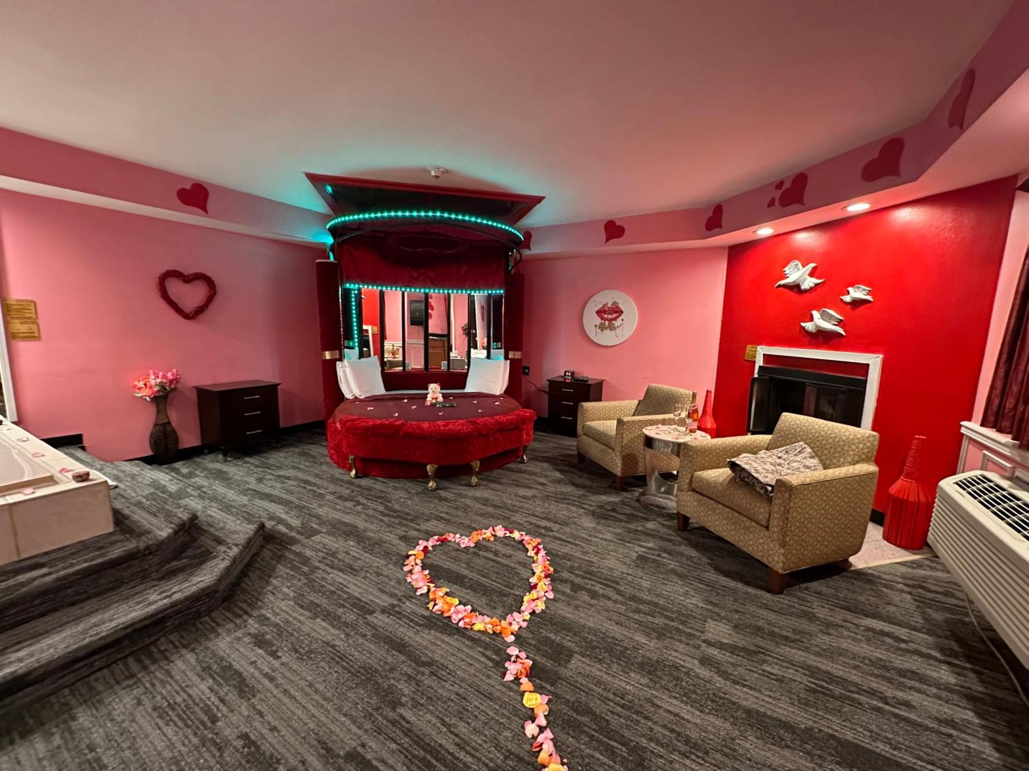 Inn Of The Dove - Romantic Luxury Suites With Jacuzzi & Fireplace At Harrisburg-Hershey-Philadelphia, Pa Esterno foto