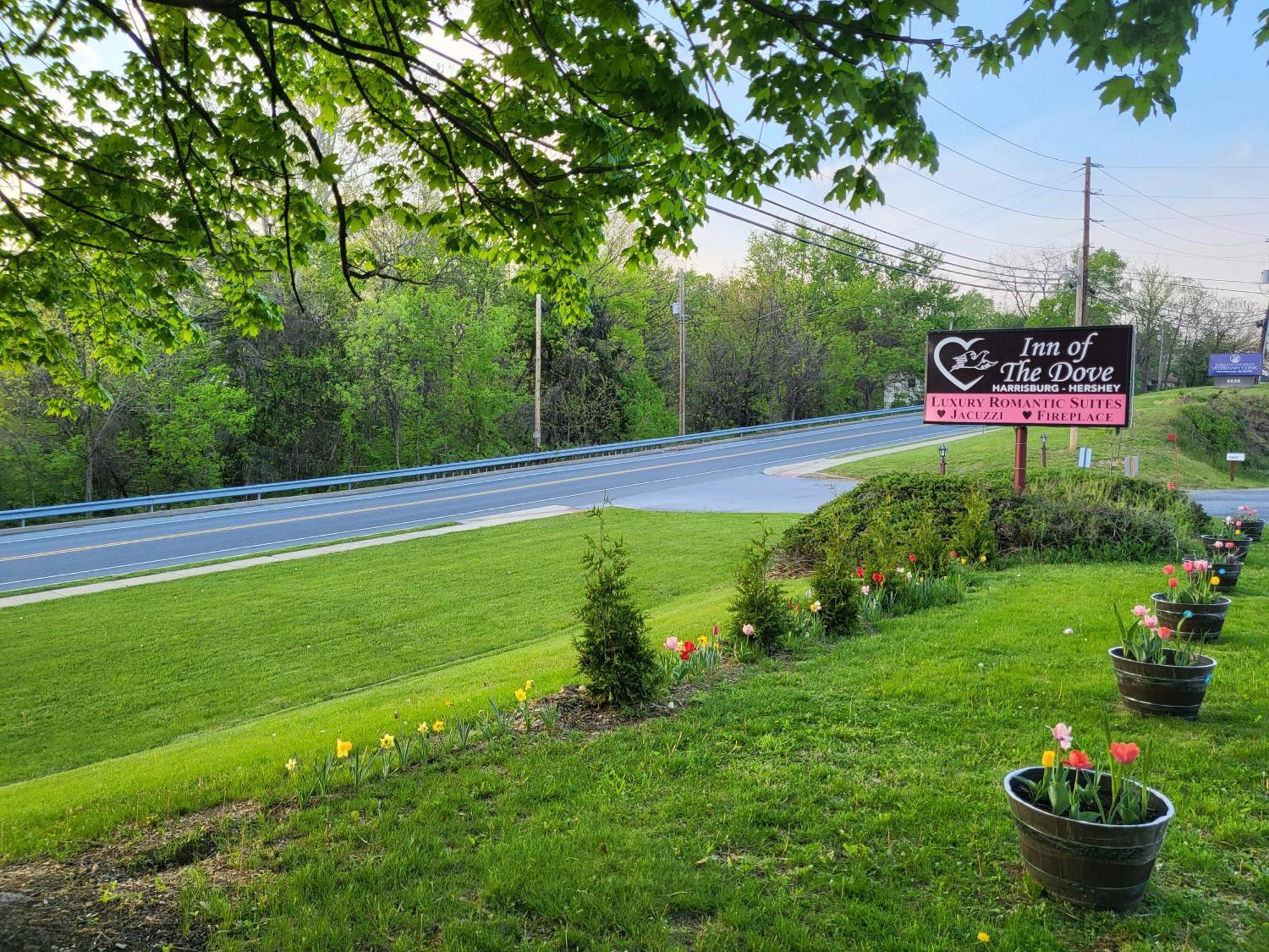 Inn Of The Dove - Romantic Luxury Suites With Jacuzzi & Fireplace At Harrisburg-Hershey-Philadelphia, Pa Esterno foto