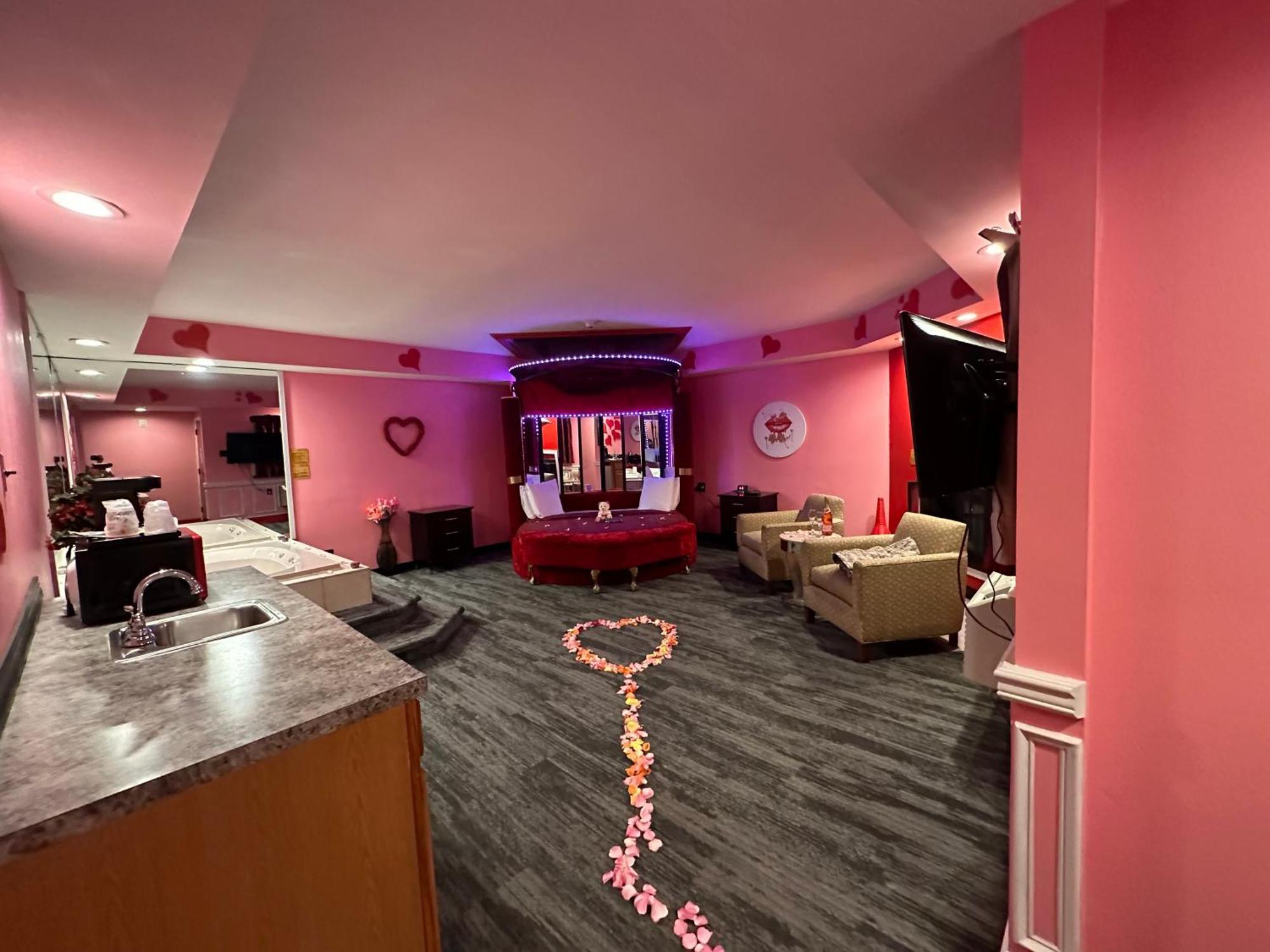 Inn Of The Dove - Romantic Luxury Suites With Jacuzzi & Fireplace At Harrisburg-Hershey-Philadelphia, Pa Esterno foto