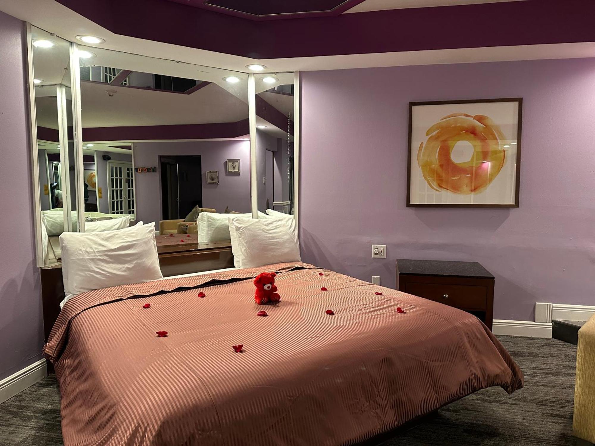 Inn Of The Dove - Romantic Luxury Suites With Jacuzzi & Fireplace At Harrisburg-Hershey-Philadelphia, Pa Esterno foto