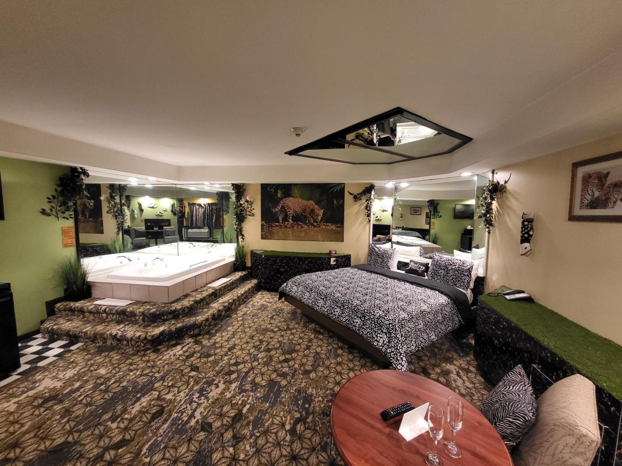 Inn Of The Dove - Romantic Luxury Suites With Jacuzzi & Fireplace At Harrisburg-Hershey-Philadelphia, Pa Esterno foto