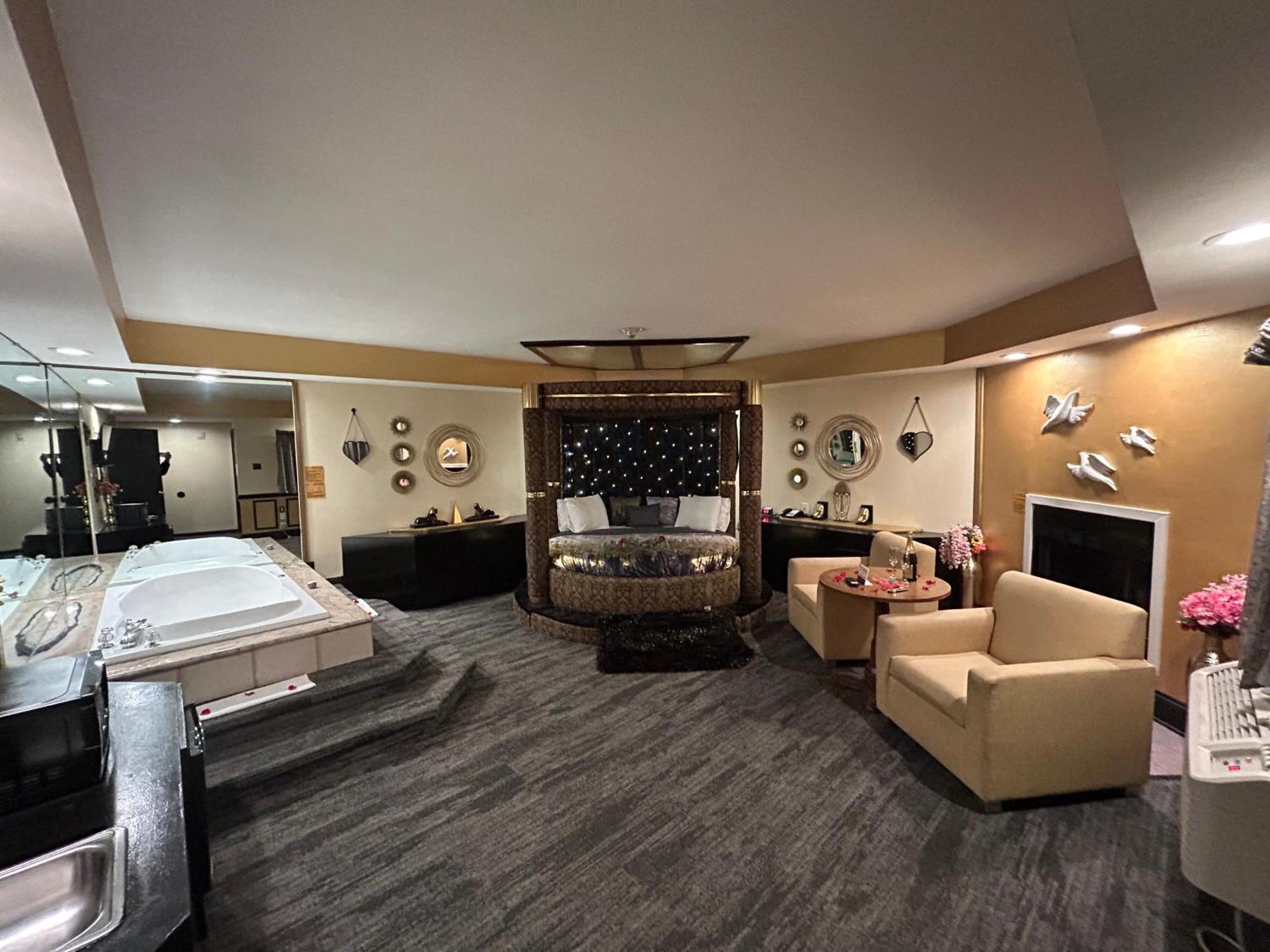 Inn Of The Dove - Romantic Luxury Suites With Jacuzzi & Fireplace At Harrisburg-Hershey-Philadelphia, Pa Esterno foto